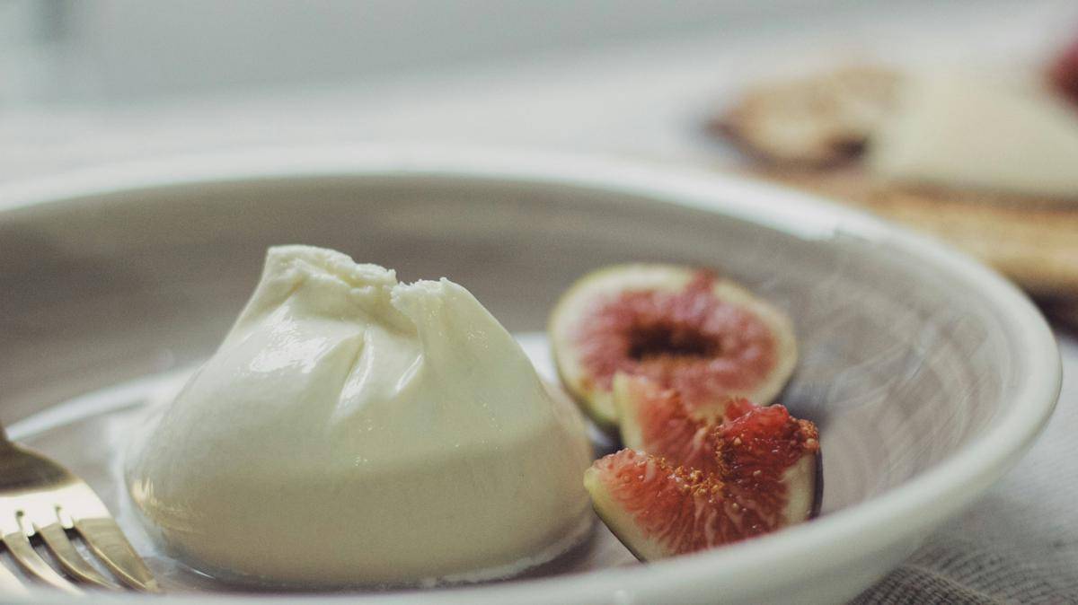 ilustrasi keju mozarella (unsplash.com/Iñigo De la Maza)
