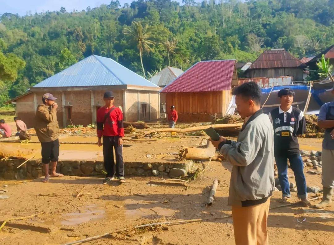 Kondisi banjir bandang di Desa Tanjung Harapan. (Dok. Pemkab OKU Selatan)