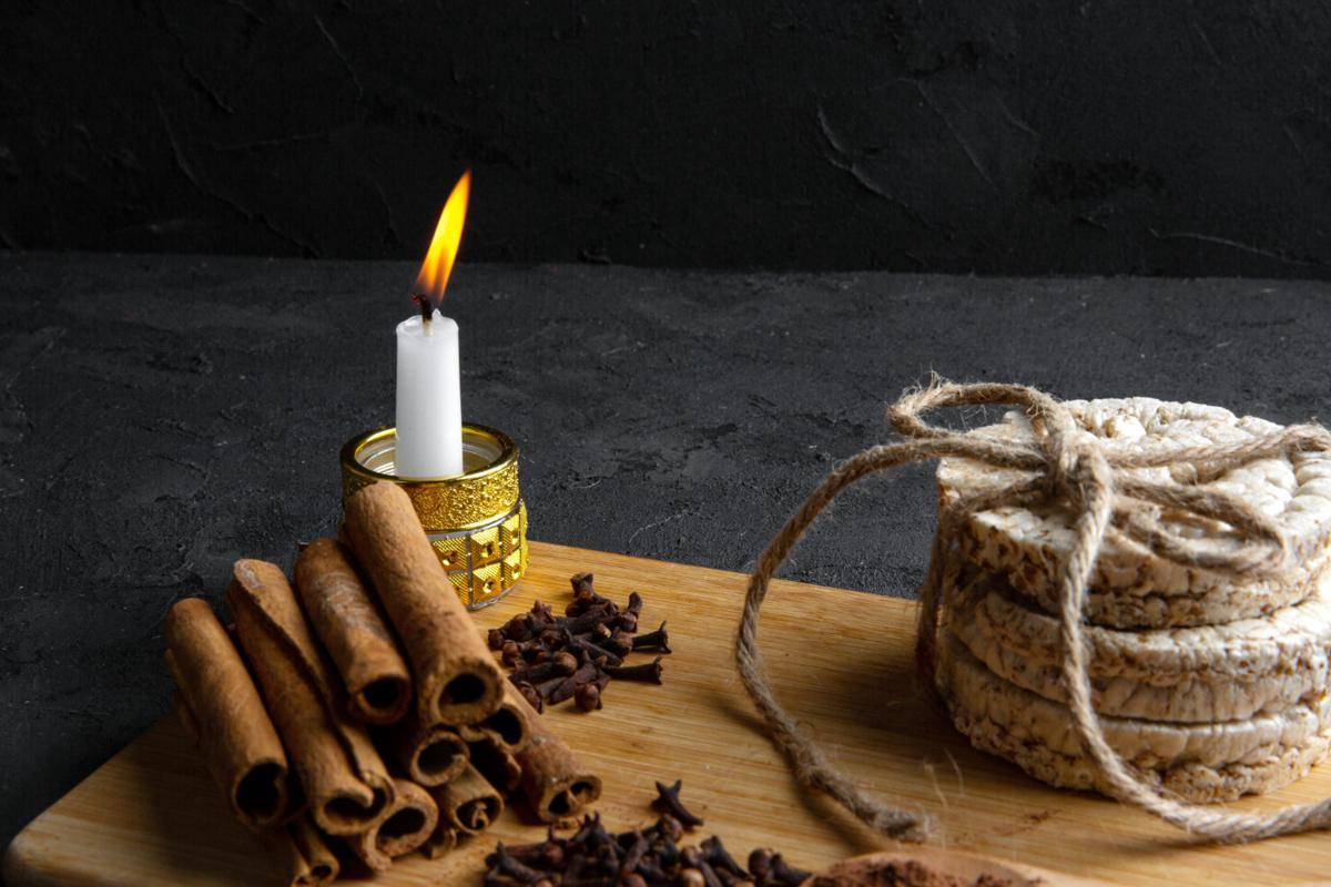 Ilustrasi lilin aromaterapi (freepik.com/KamranAydinov)