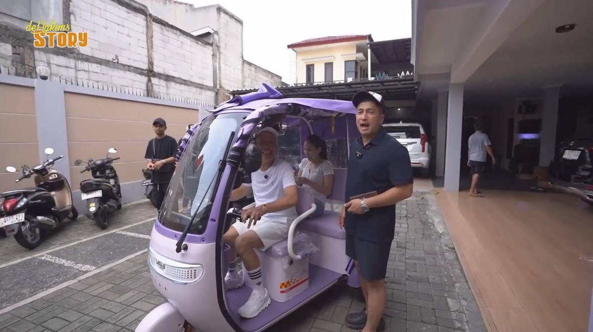 Motor Listrik Ayah Ayu Ting Ting (youtube.com/dehakims story)