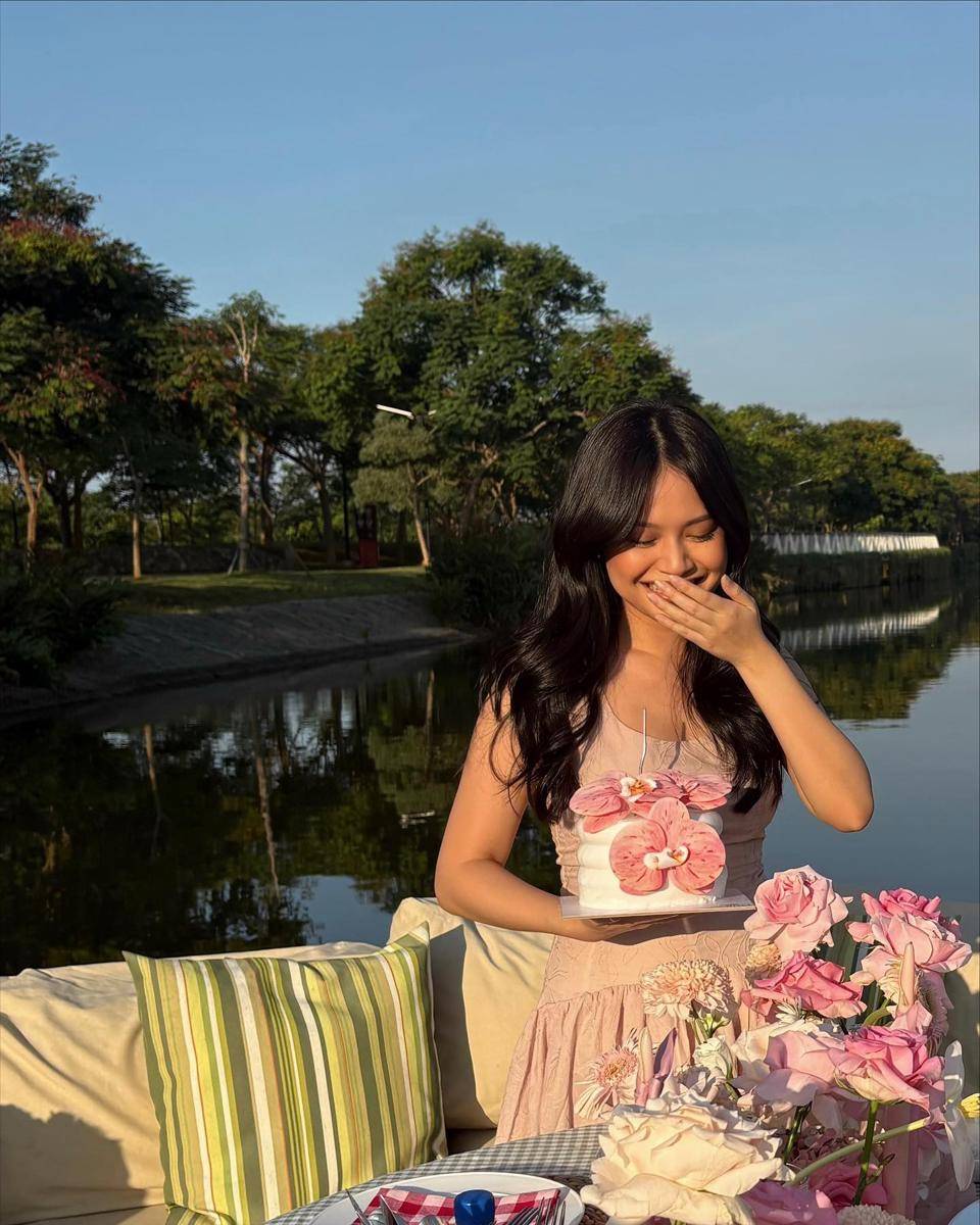 Potret Ulang Tahun Ke-26 Hanggini 