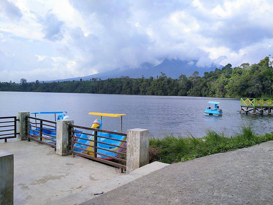 Danau Pauh, Merangin, Jambi (commons.wikimedia.org/Roby diery)
