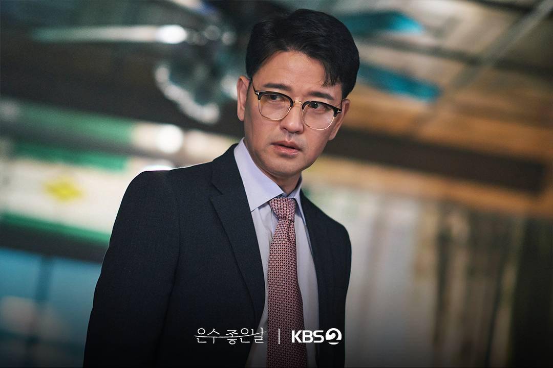 Cuplikan drama Korea Walking on Thin Ice