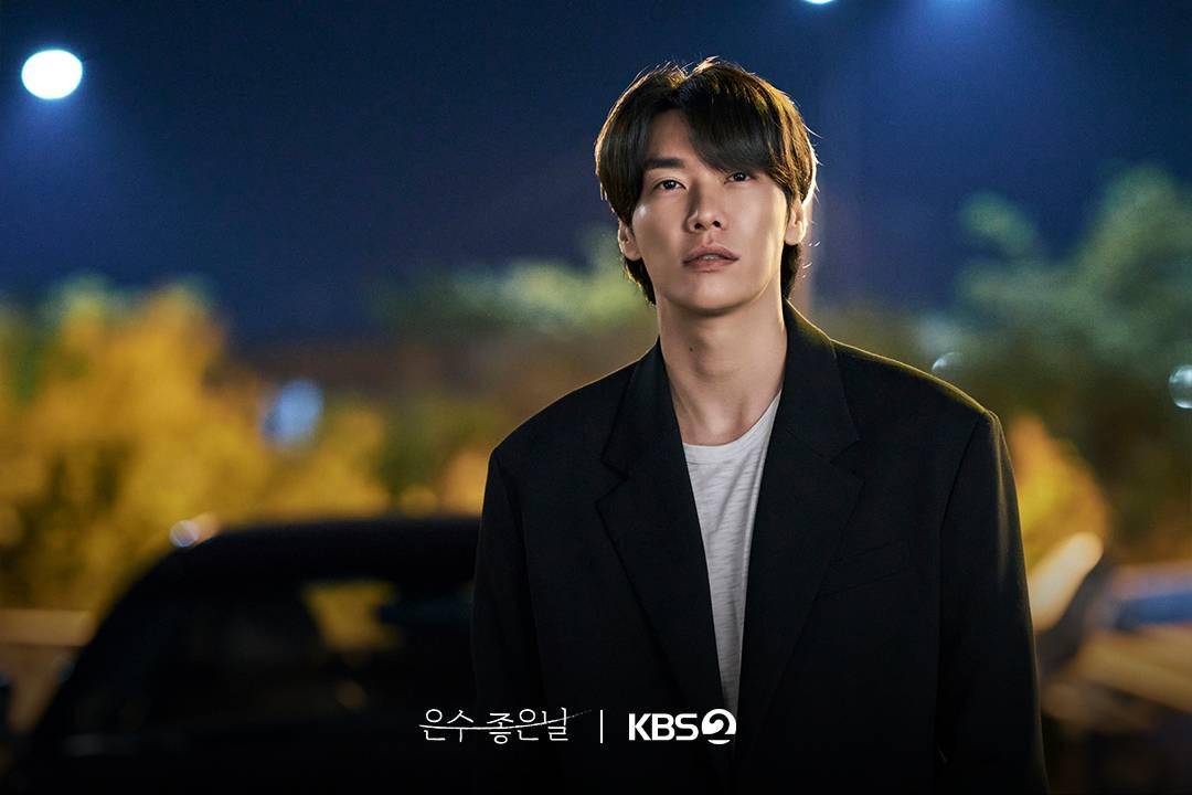 Cuplikan drama Korea Walking on Thin Ice