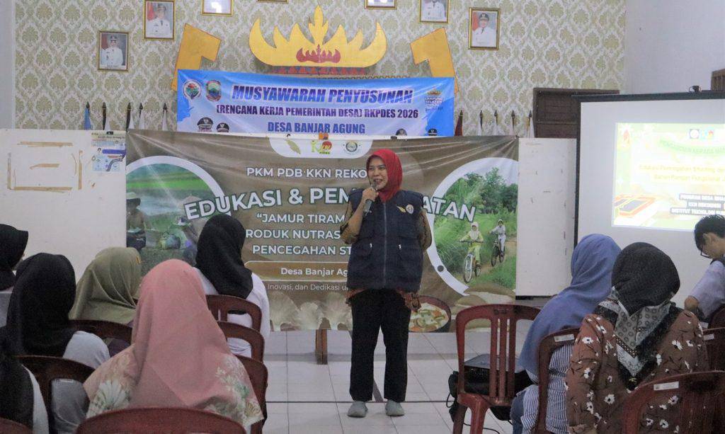 Dosen Program Studi Farmasi Institut Teknologi Sumatera (Itera) dan Mahasiswa KKN Rekognisi di Desa Banjar Agung, Lampung Selatan, Gelar Kegiatan Pemanfaatan Jamur Tiram Jadi Produk Nutrasetika Sebagai Upaya Pencegahan Stunting (Dok.Itera)