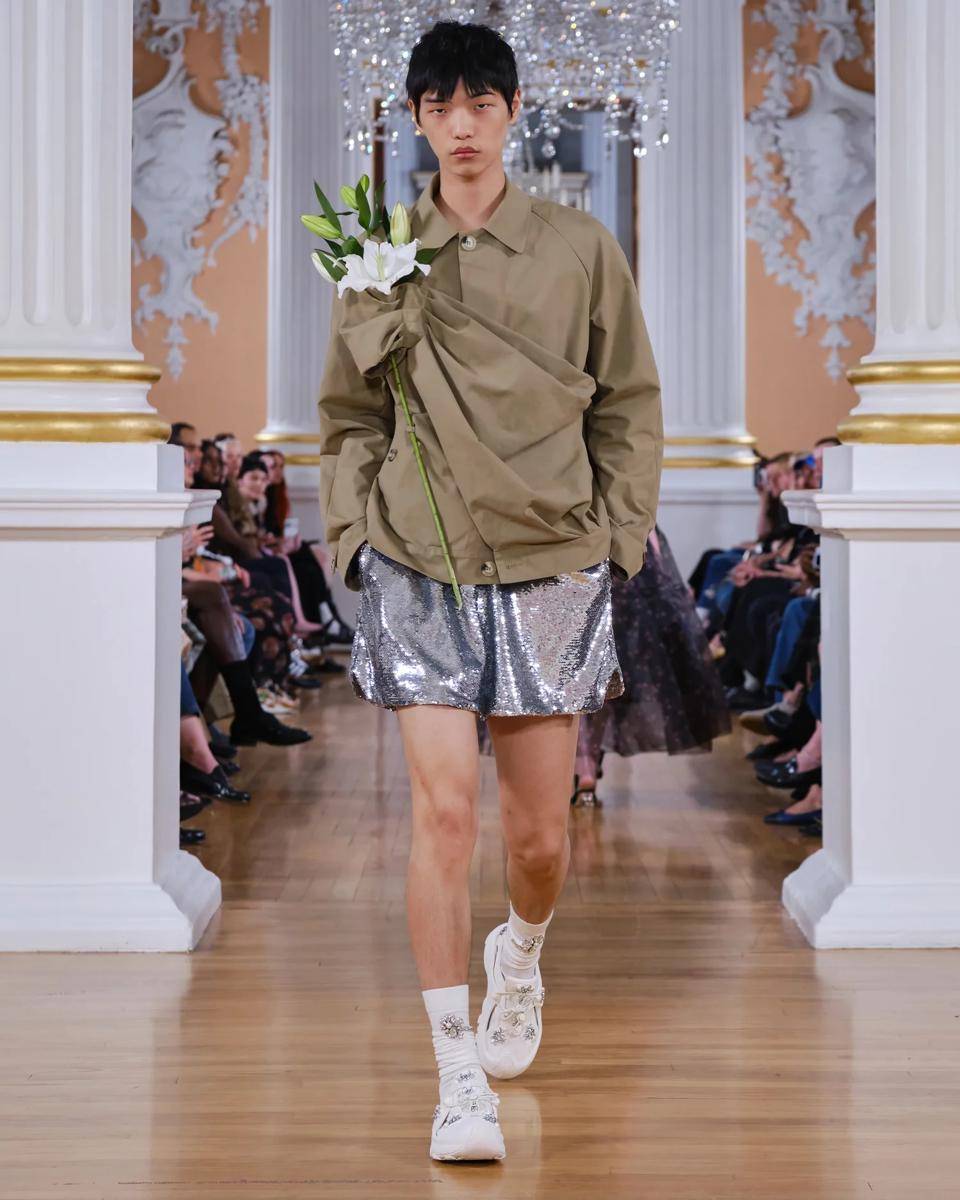 Koleksi Simone Rocha S/S '26 di London Fashion Week (dok. Simone Rocha)