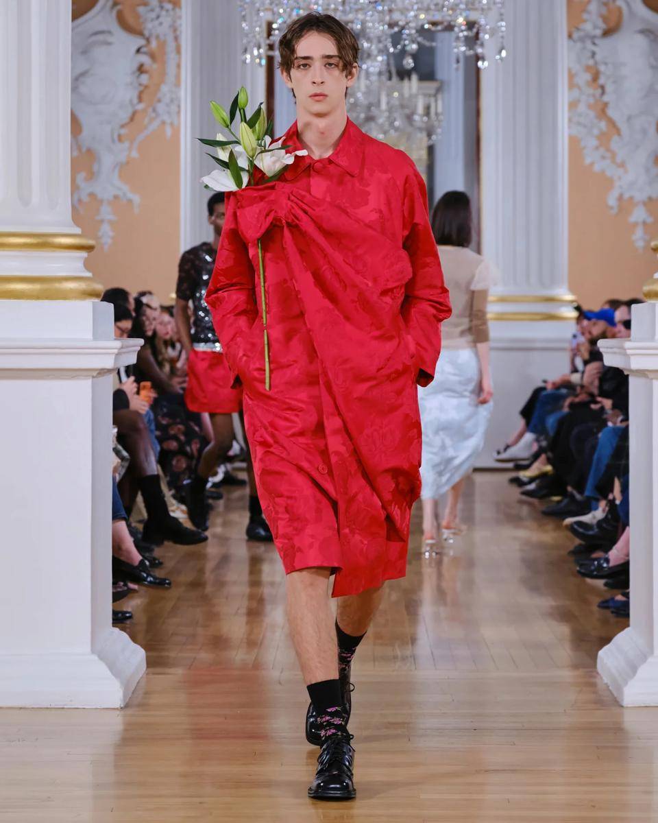 Koleksi Simone Rocha S/S '26 di London Fashion Week (dok. Simone Rocha)