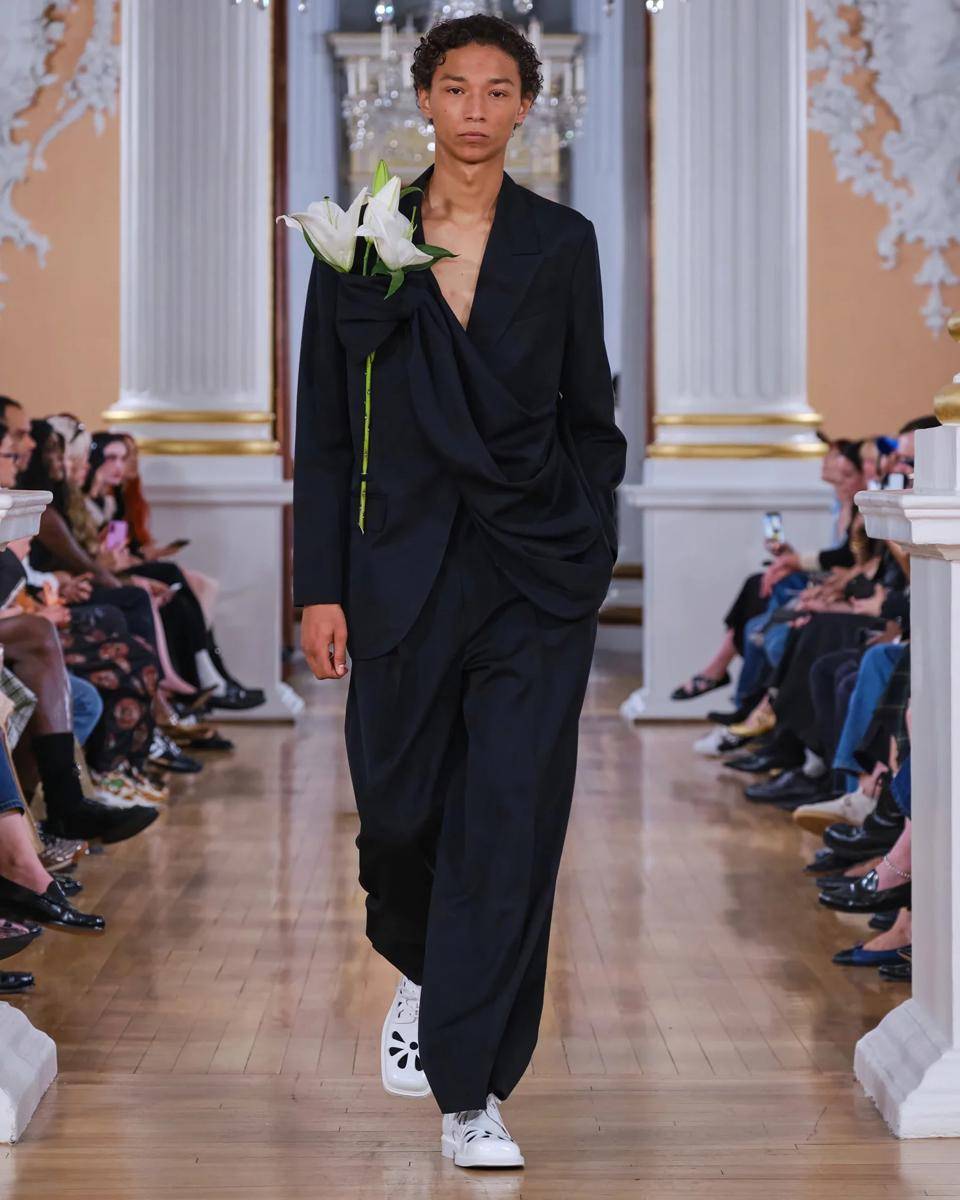 Koleksi Simone Rocha S/S '26 di London Fashion Week (dok. Simone Rocha)