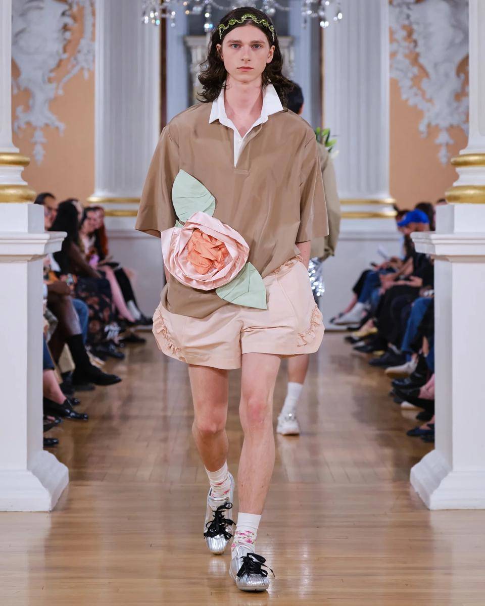 Koleksi Simone Rocha S/S '26 di London Fashion Week (dok. Simone Rocha)