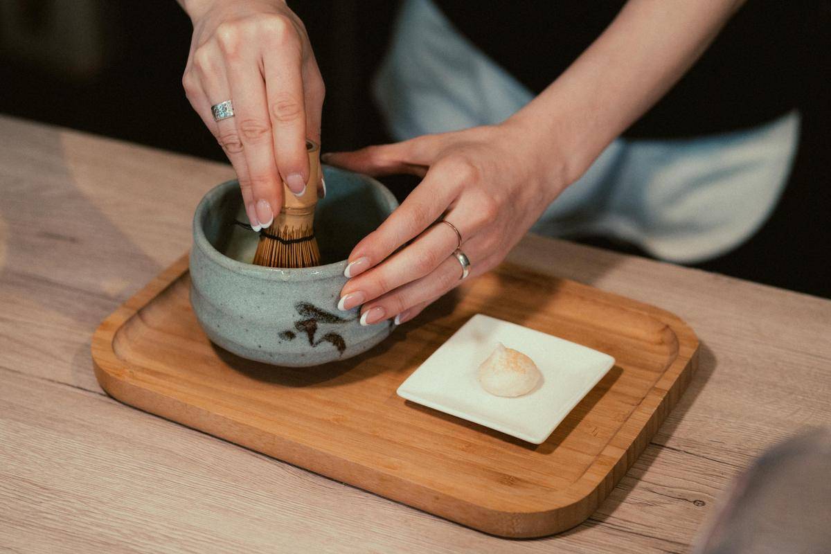 ilustrasi membuat matcha (pexels.com/Anh Nguyen)