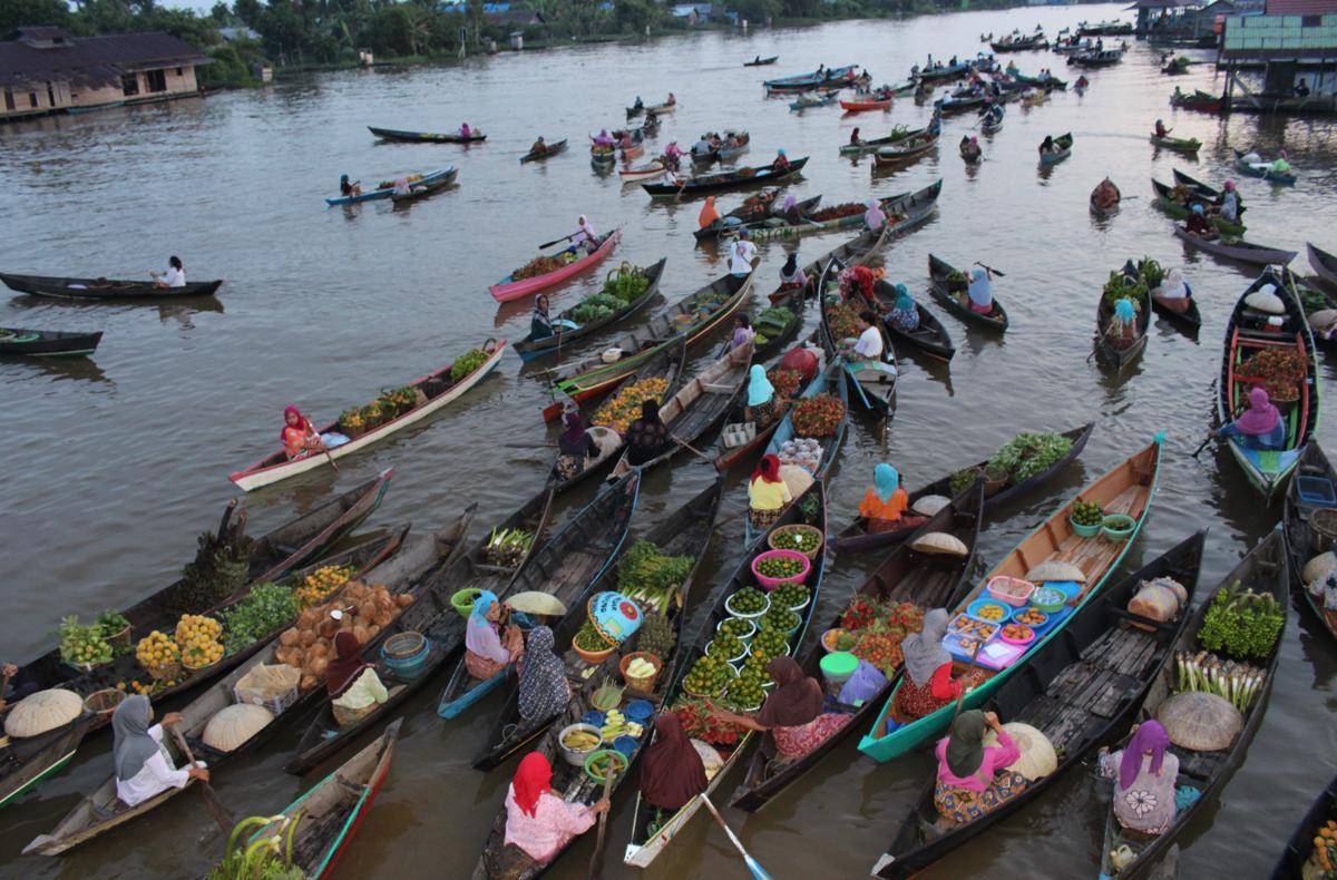 Pasar Terapung Lok Baintan, Kalimantan Selatan (commons.wikimedia.org/Marwan Mohamad)