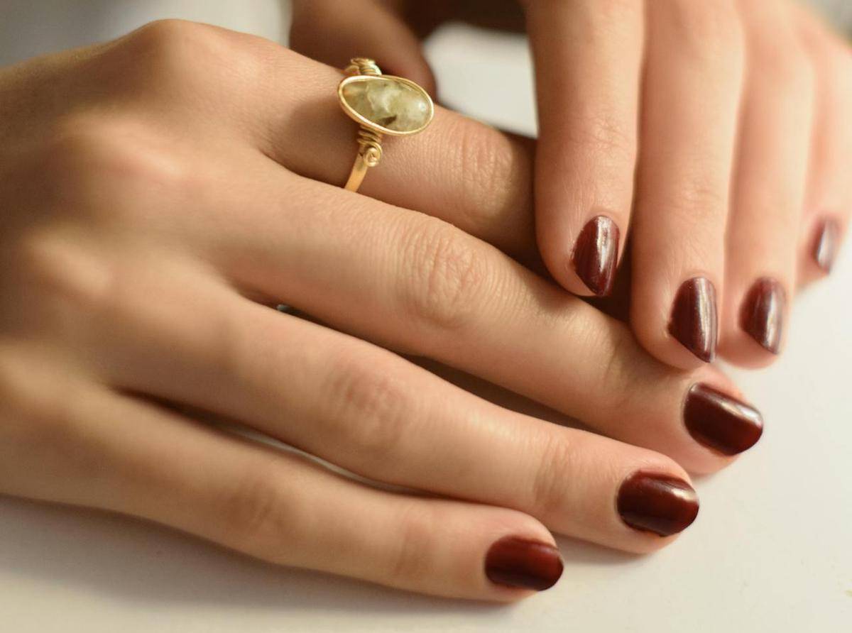 Ilustrasi nail art coklat (pexels.com/Berna T.)