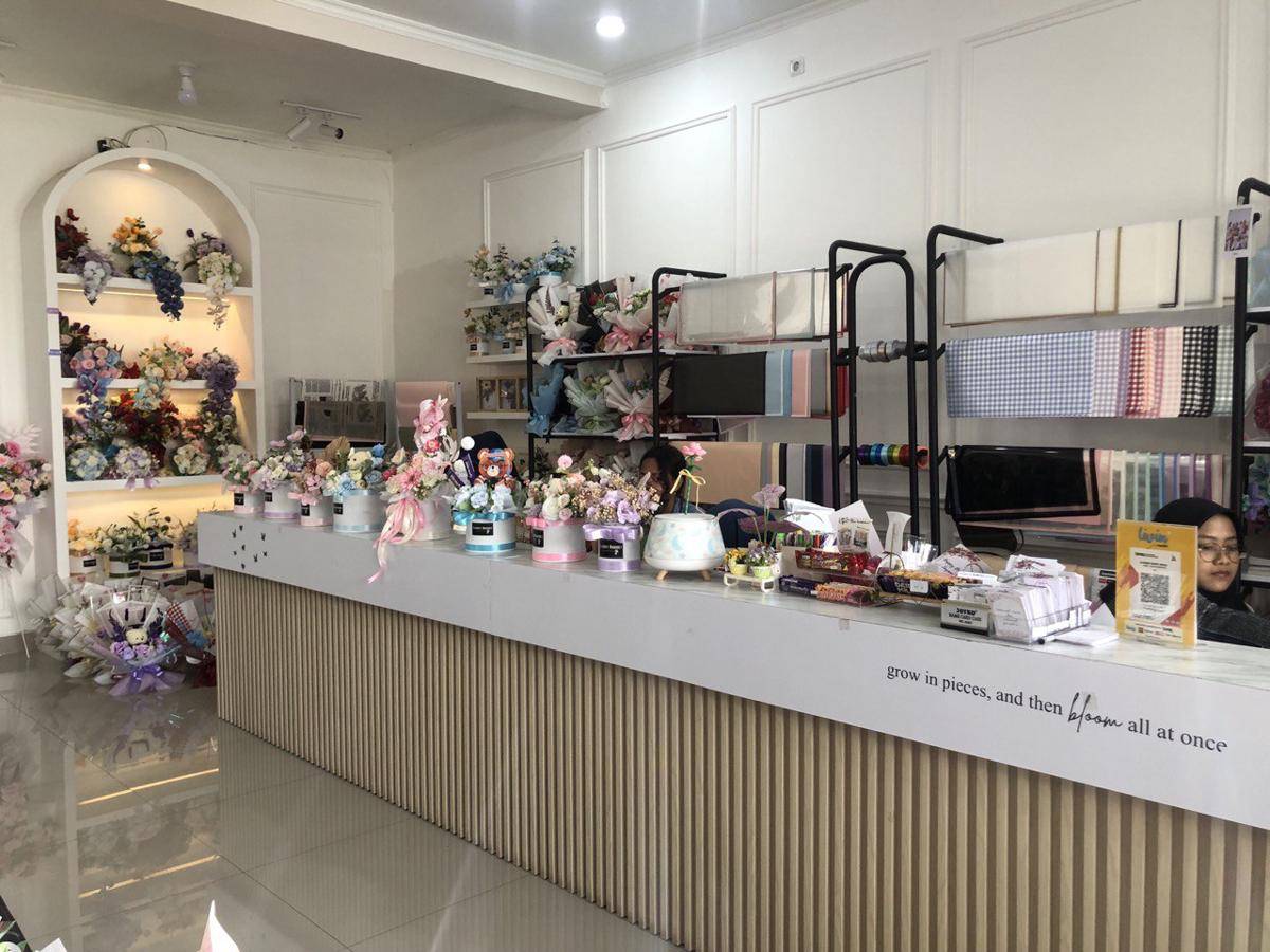 Cloudsy Bucket Jogja, Florist dan Bunga Papan Estetis
