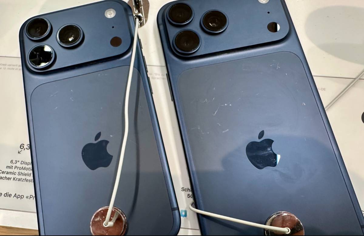 potret adanya goresan pada unit iPhone 17 