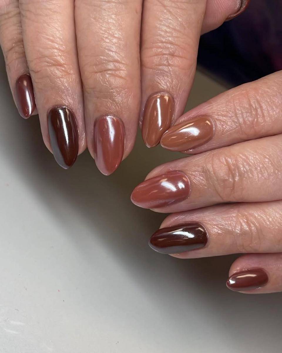 Inspirasi nail art coklat (instagram.com/macgirlie)