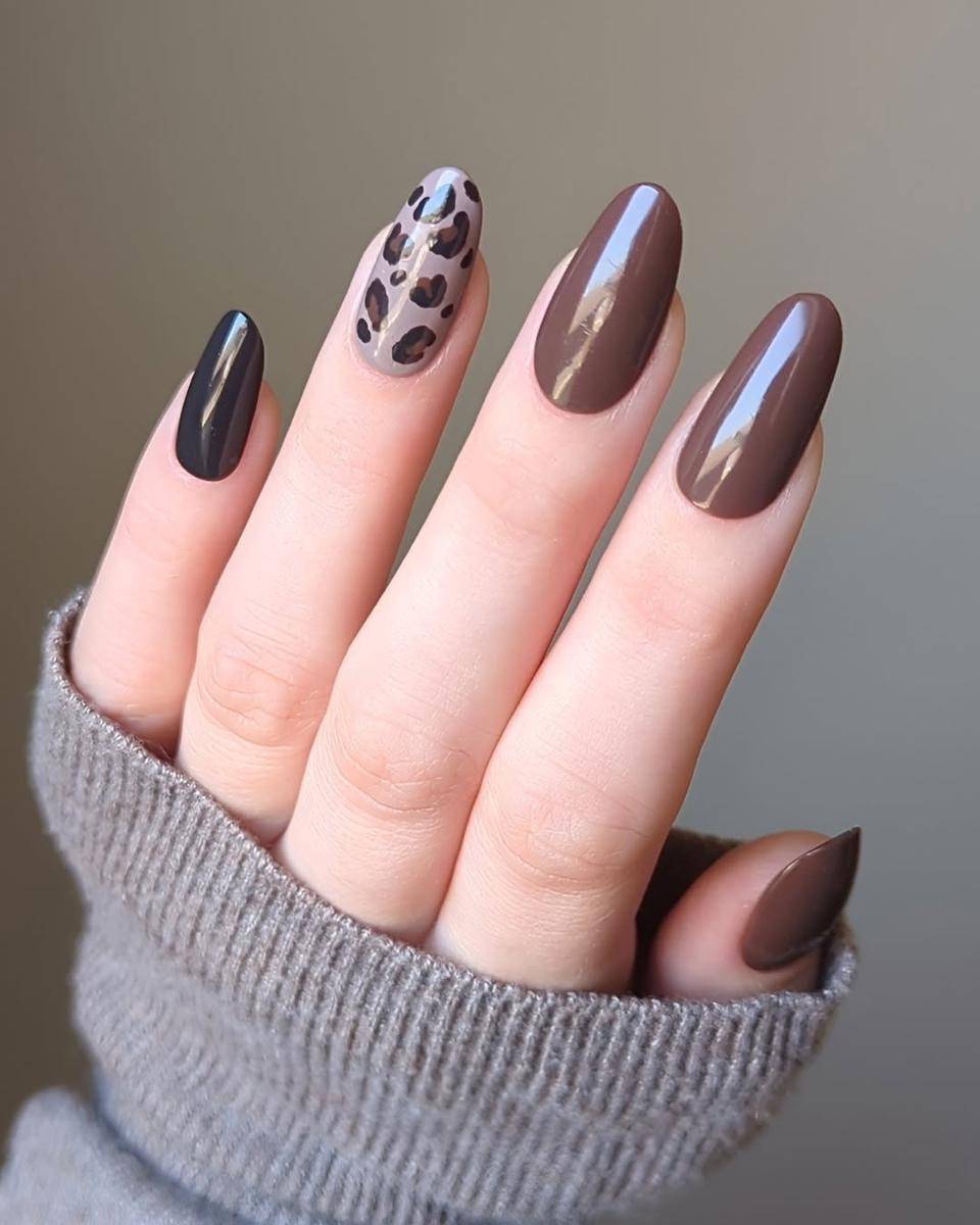 Inspirasi nail art coklat (instagram.com/ilnp)