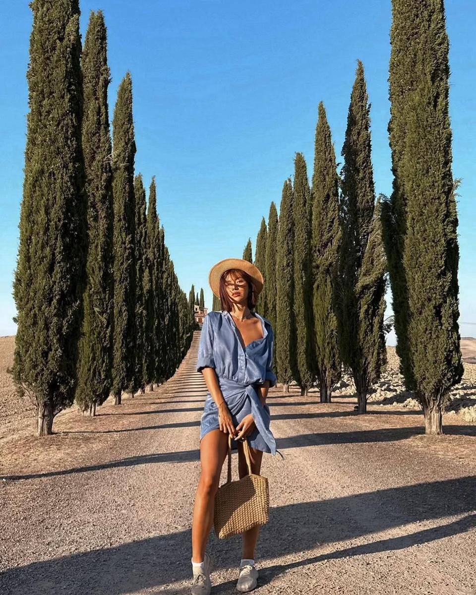 Inspirasi OOTD ala Sanly Liu (instagram.com/sanlyliuu)