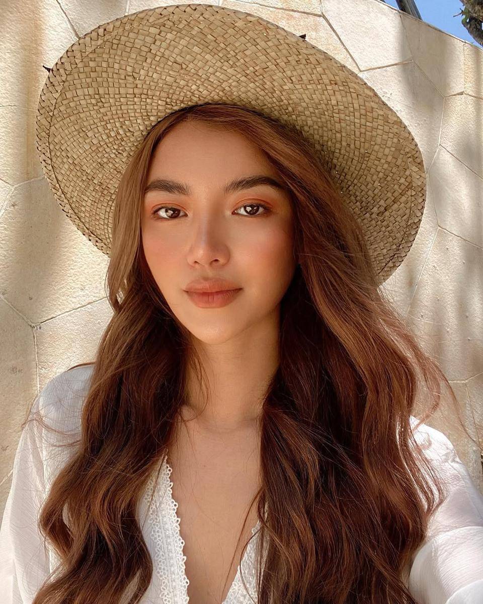 Inspirasi makeup ala Sanly Liu (instagram.com/sanlyliuu)