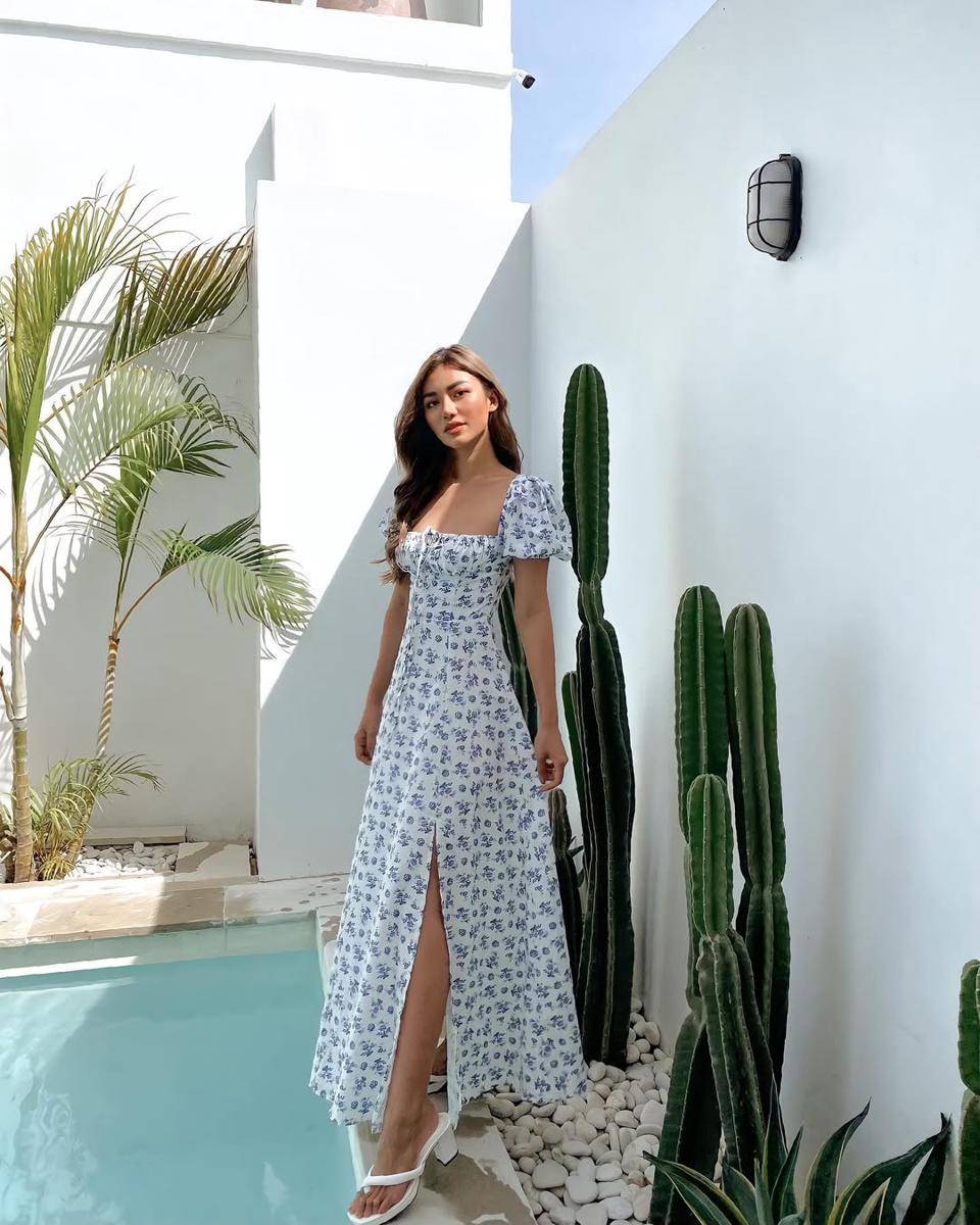Inspirasi OOTD ala Sanly Liu (instagram.com/sanlyliuu)
