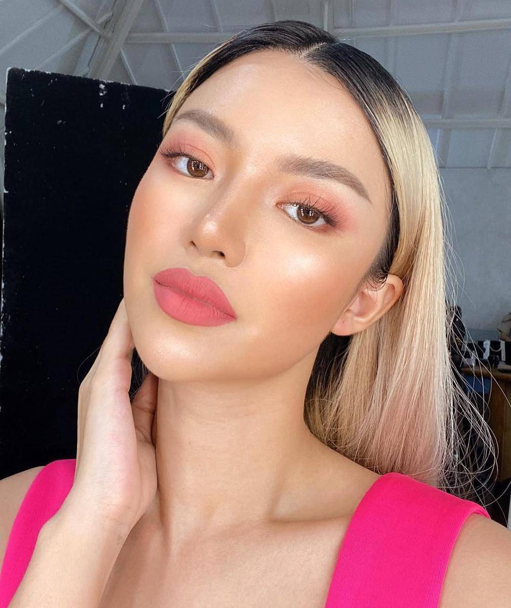 Inspirasi makeup ala Sanly Liuu (instagram.com/sanlyliuu)