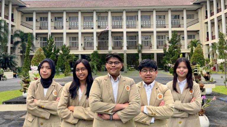 Mahasiswa UGM Teliti Manfaat Rosemary untuk Terapi Gagal Ginjal Akut