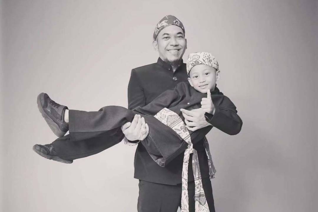 potret Aji Darmaji dan sang anak (Instagram.com/jie.langit)