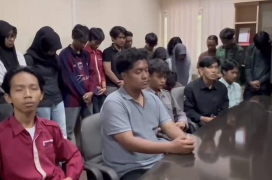 Panitia yang tergabung dalam HIMATETA Unsri meminta maaf atas kegaduhan yang terjadi (Instagram: @Oypalembang)