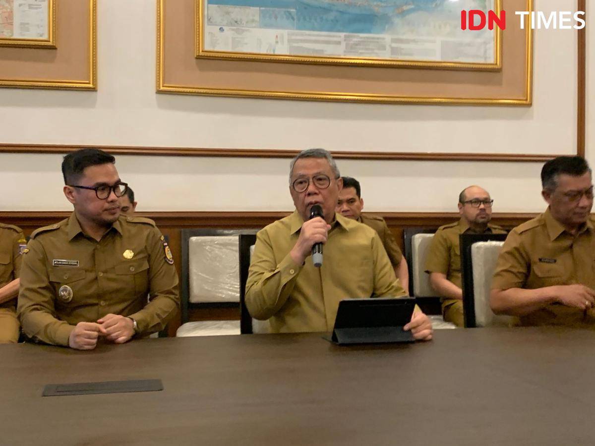 Wali Kota Tangsel Benyamin Davnie menjawab kritik artis Leony Vitria soal anggaran 