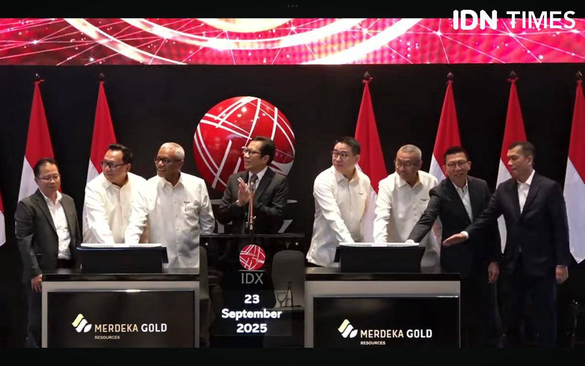 Seremoni pencatatan saham perdana Merdeka Gold Resources di BEI (IDN Times/Ridwan Aji Pitoko)
