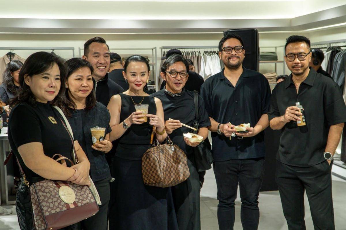 Potret suasana grand opening ZES store di Plaza Blok M lantai 2, Jakarta. (dok. ZES)