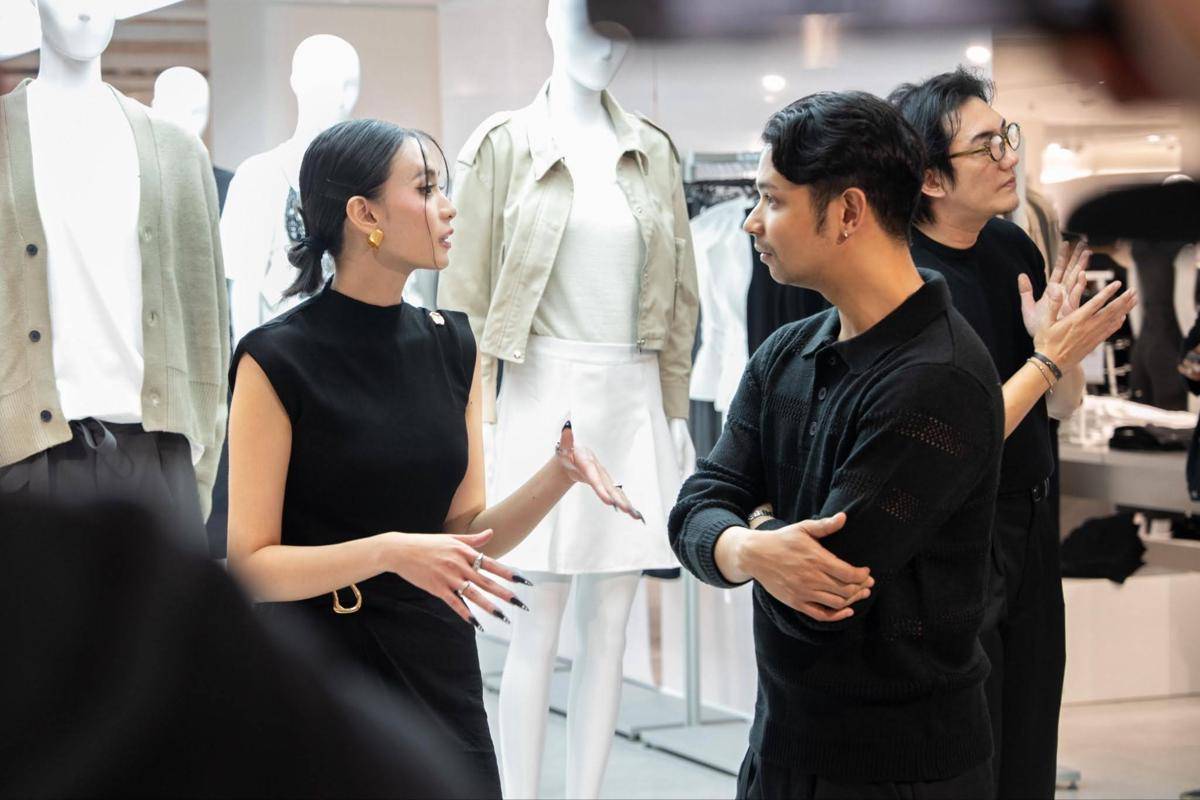 Potret Tamara Dai dan Alegeor sebagai kurator di acara segmen eksklusif ZES Curated, pada Jumat (19/9/2025), di store terbaru ZES, Plaza Blok M lantai 2. (dok. ZES)