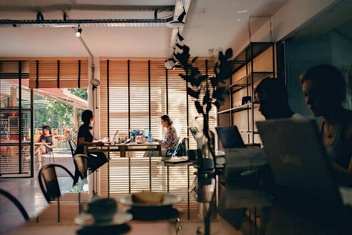 5 Tempat Ngopi Asyik di Gading Serpong, Dijamin Anti Bosan! | IDN Times