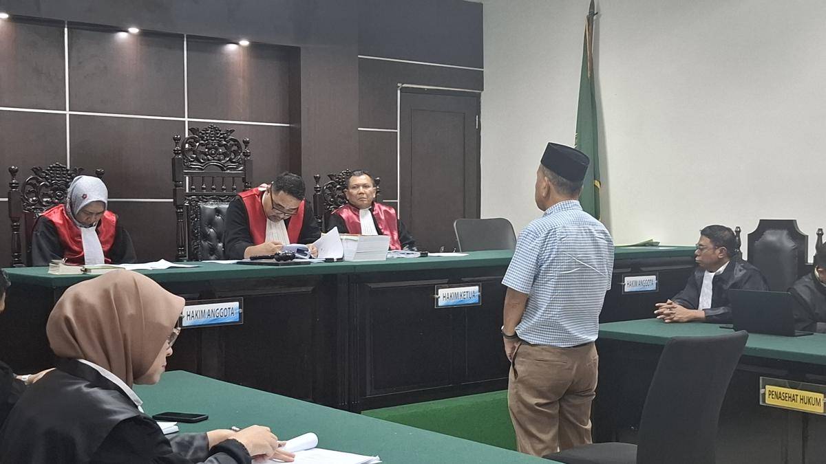 Eks kades Tangerang Sueb Cs jalani sidang 