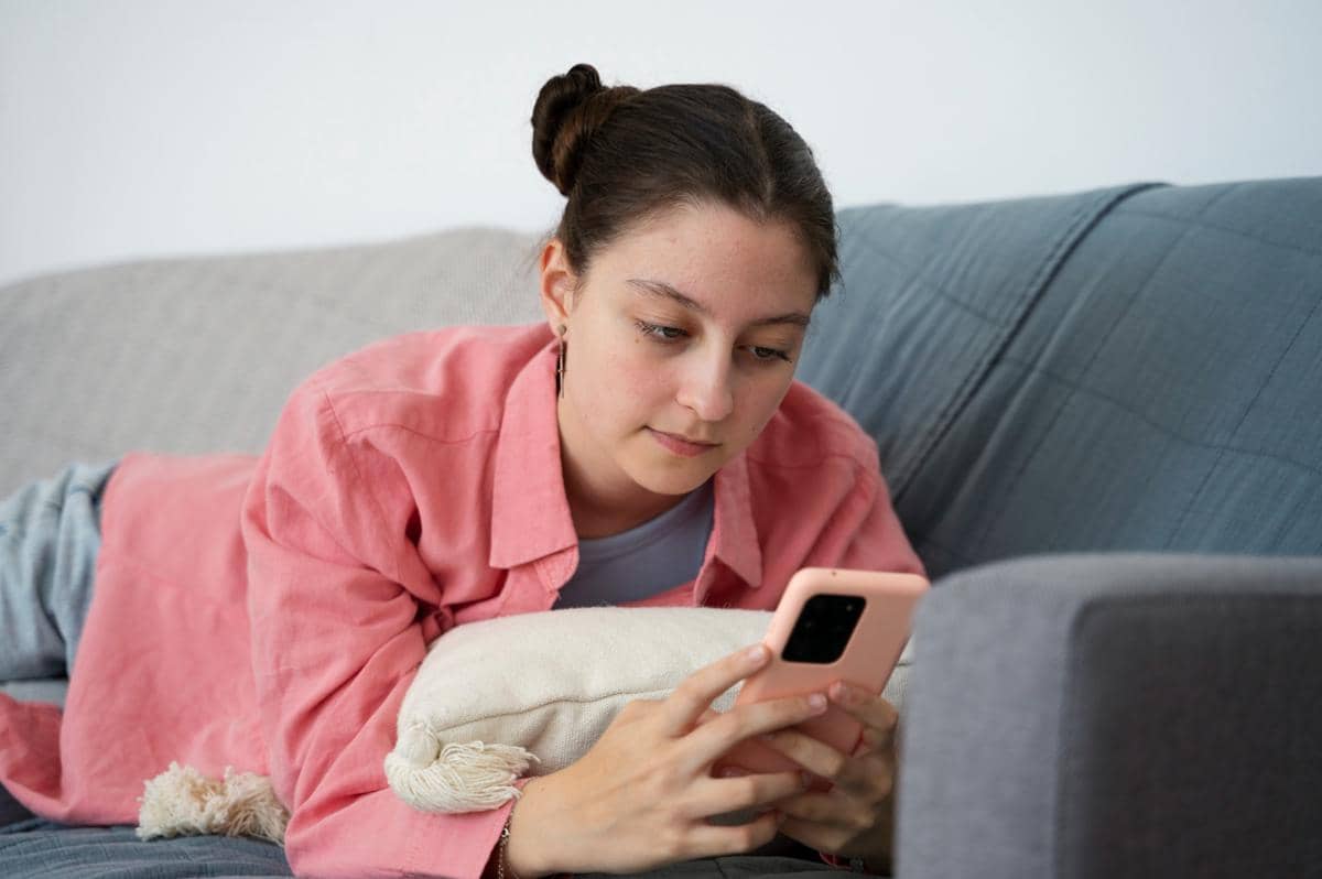 Ilustrasi gawai (freepik.com/freepik)