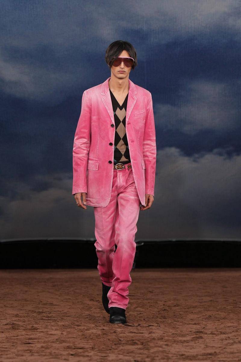 Koleksi Burberry S/S '26 di London Fashion Week (dok. Burberry)