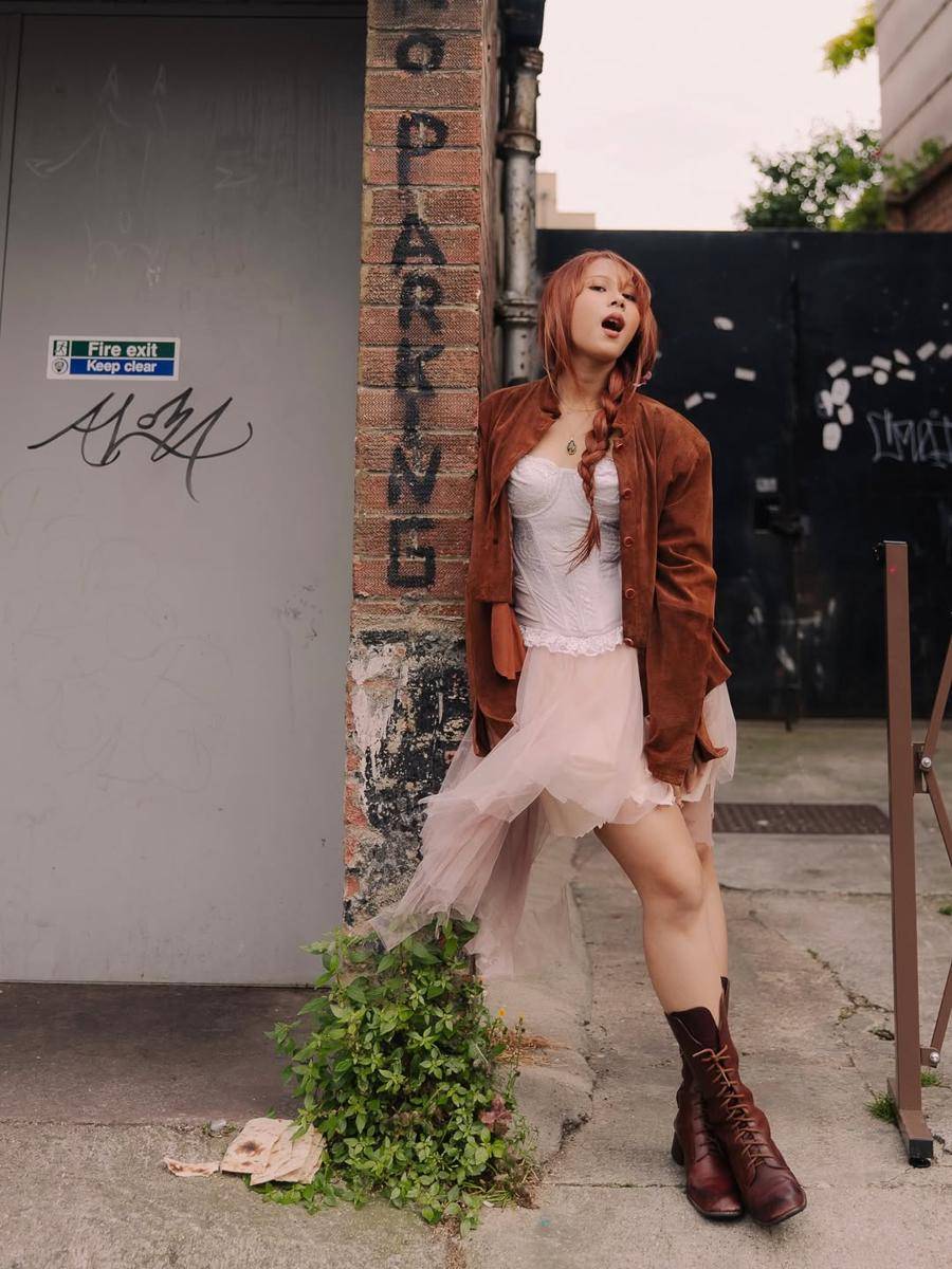 outfit chic ala Nadin Amizah (instagram.com/cakecaine)