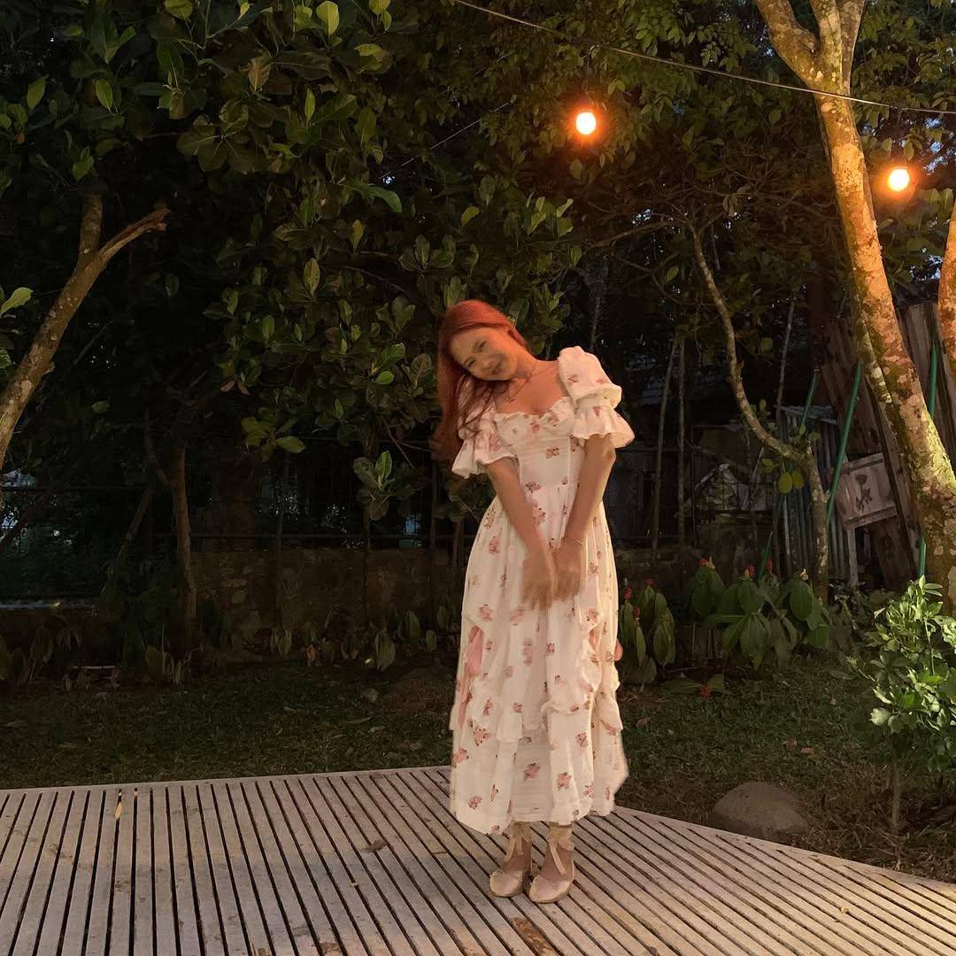 outfit chic ala Nadin Amizah (instagram.com/cakecaine)