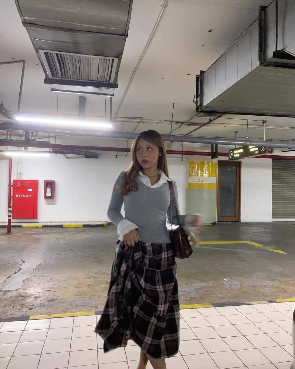 outfit chic ala Nadine Amizah (instagram.com/cakecaine)