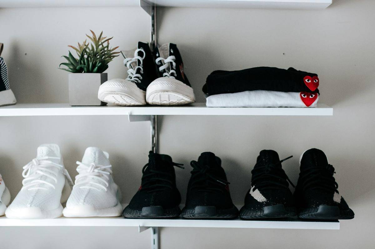 ilustrasi sepatu (unsplash.com/David Lezcano) 