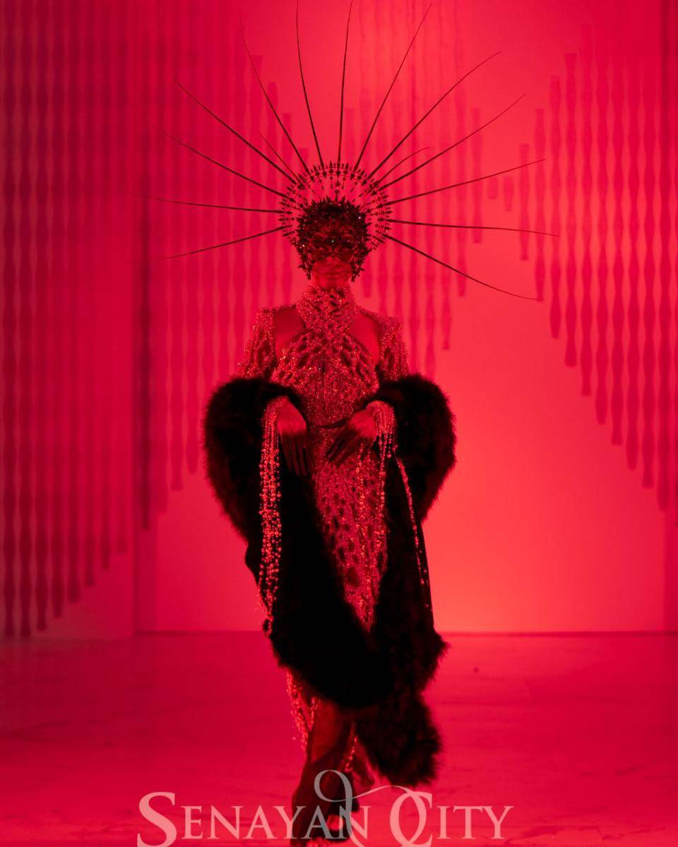 Koleksi 'DOMINA' dari Tex Saverio di Opening Night Senayan City Fashion Nation XIX (dok. Senayan City)