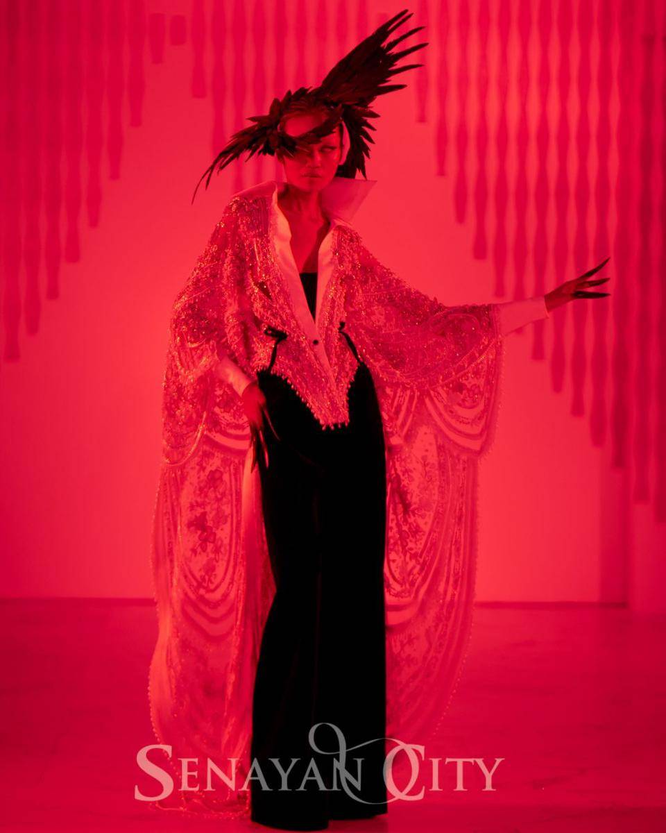Koleksi 'DOMINA' dari Tex Saverio di Opening Night Senayan City Fashion Nation XIX (dok. Senayan City)
