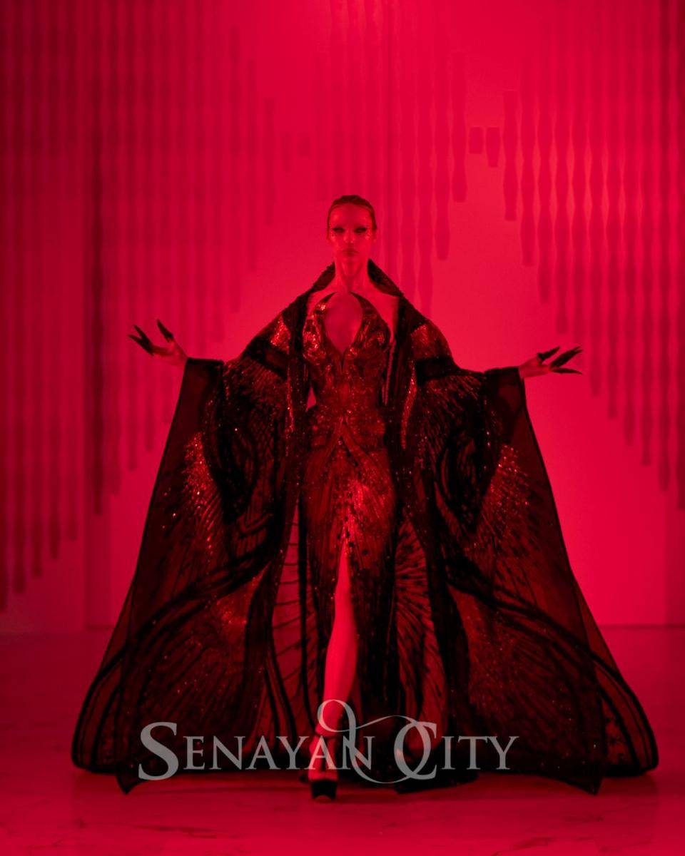 Koleksi 'DOMINA' dari Tex Saverio di Opening Night Senayan City Fashion Nation XIX (dok. Senayan City)