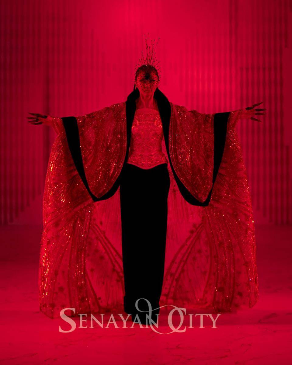 Koleksi 'DOMINA' dari Tex Saverio di Opening Night Senayan City Fashion Nation XIX (dok. Senayan City)