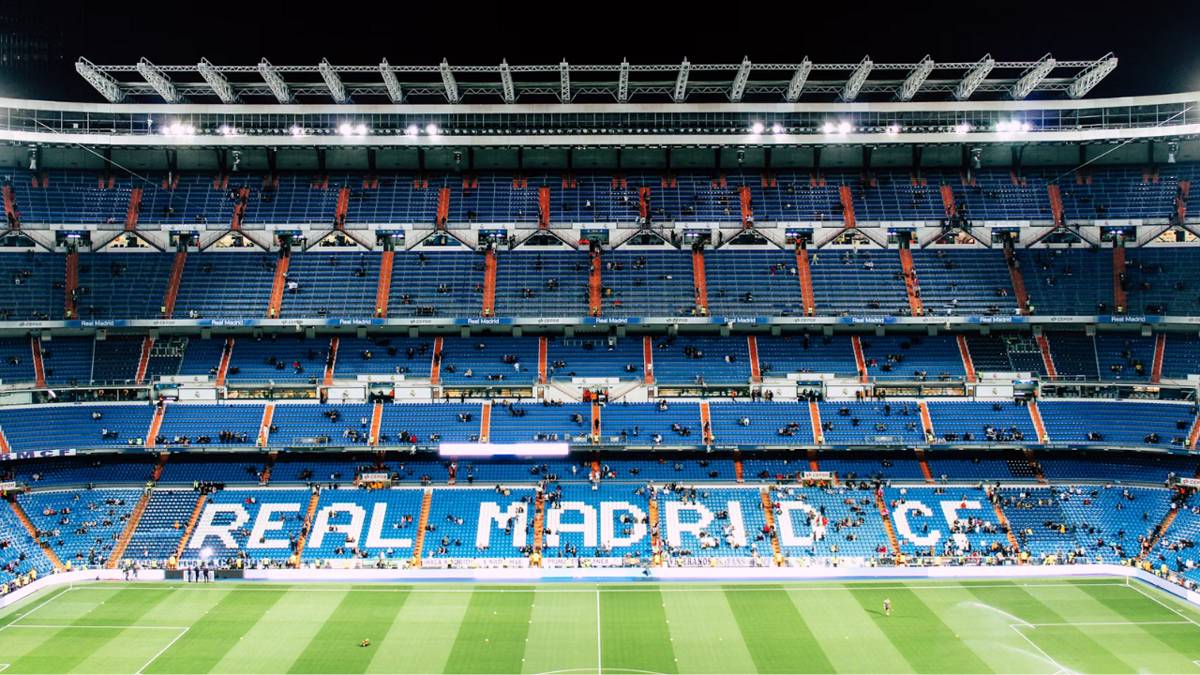 ilustrasi suasana kandang Real Madrid, stadion Santiago Bernabeu