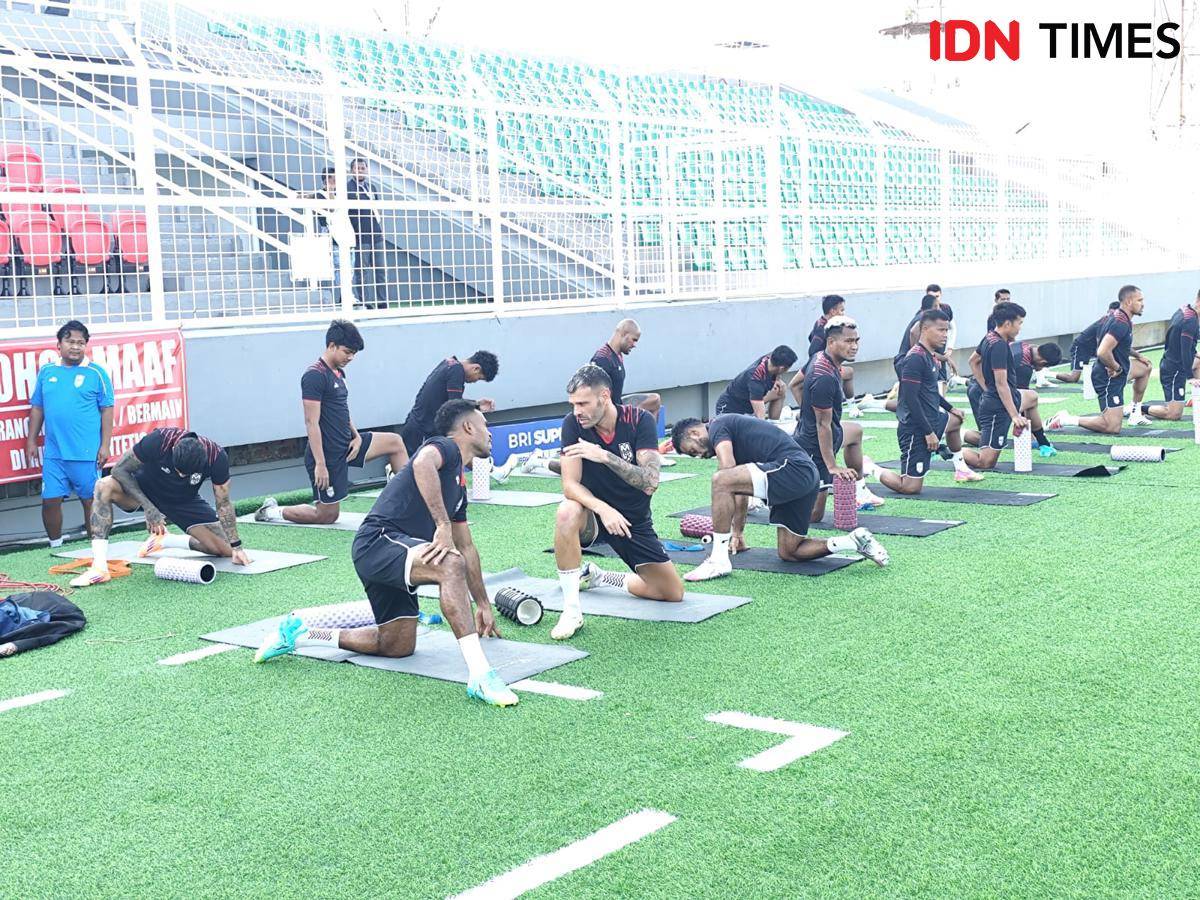 Latihan Malut United jelang laga menghadapi Bhayangkara Presisi Lampung FC. (IDN Times/Muhaimin)