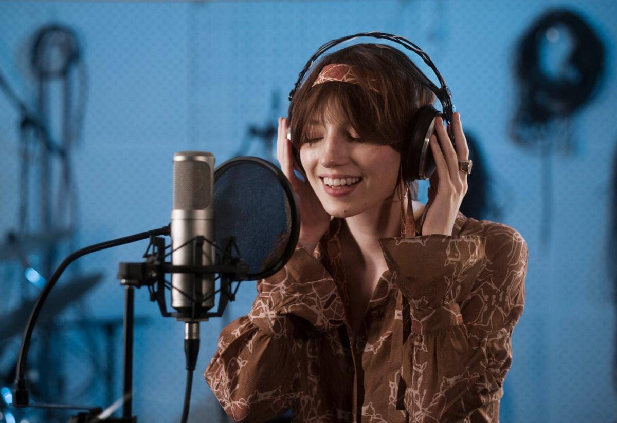 ilustrasi voice over talent