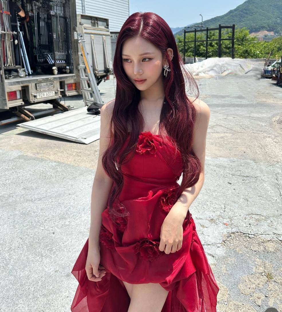 potret Umji VIVIZ (instagram.com/ummmmm_j.i)
