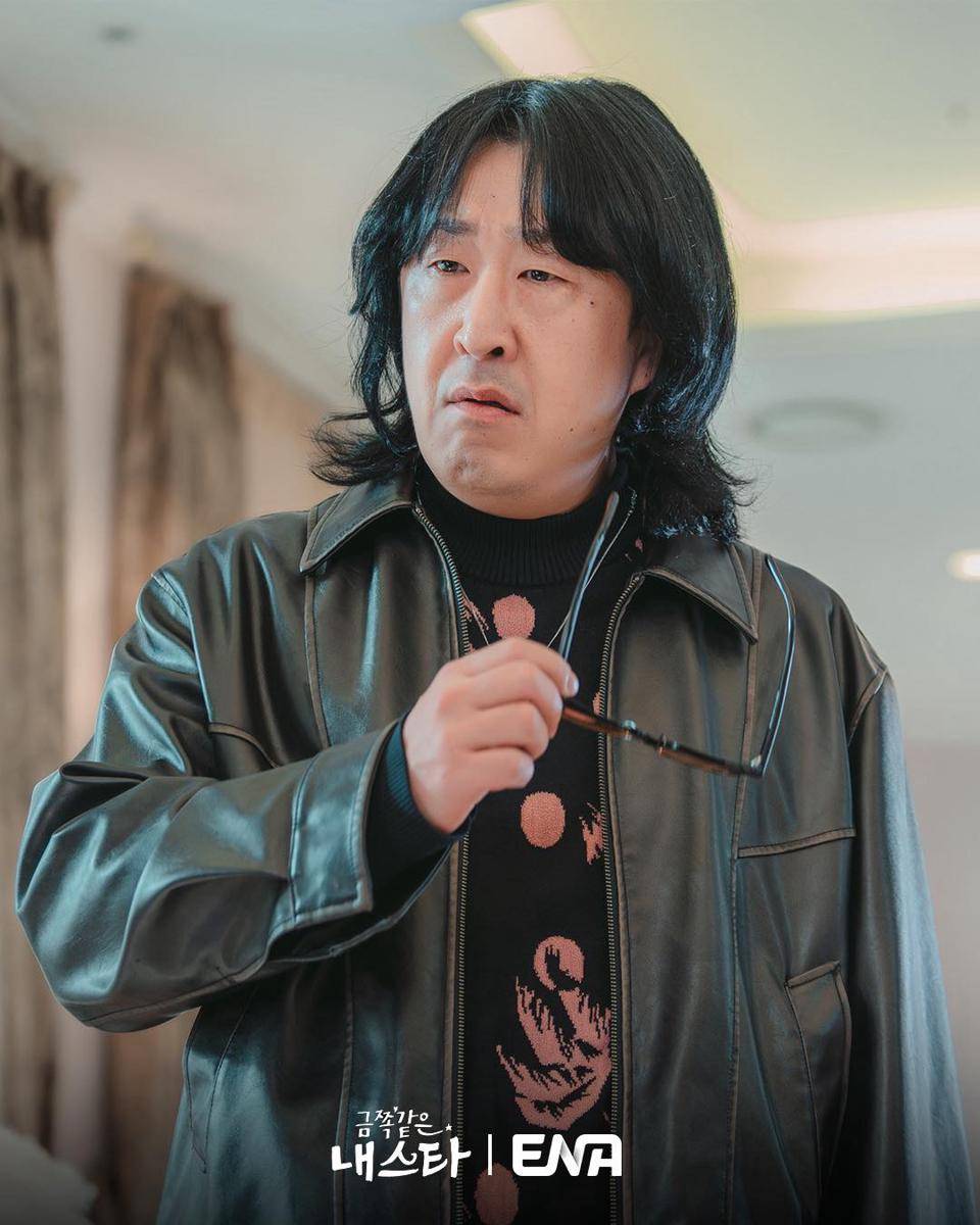 Hyun Bong Sik di drama My Troublesome Star (instagram.com/channel.ena.d)