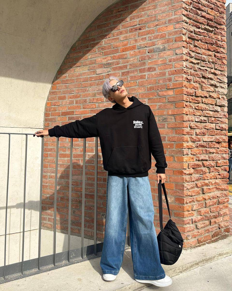 OOTD pakai tas ala Net Siraphop (instagram.com/net_siraphop)