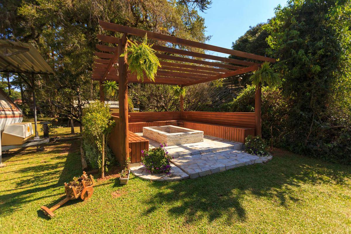 ilustrasi pergola (pexels.com/Matheus Bertelli)